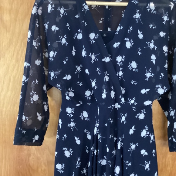 Cabi floral print midi dress with blue slip - Picture 2 of 4